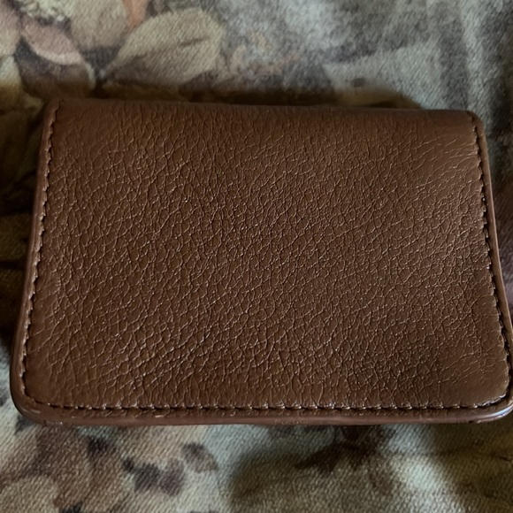 Vince Camuto Leather Small Coin Purse with credit card compartments - Picture 3 of 4